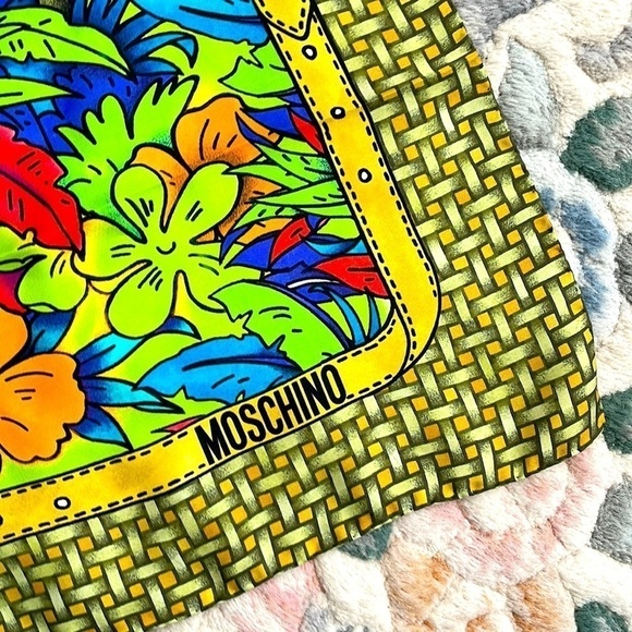 Brand New Moschino 100% Silk Square Teddy Bear Scarf Jungle Tropical Hawaii - Picture 4 of 8